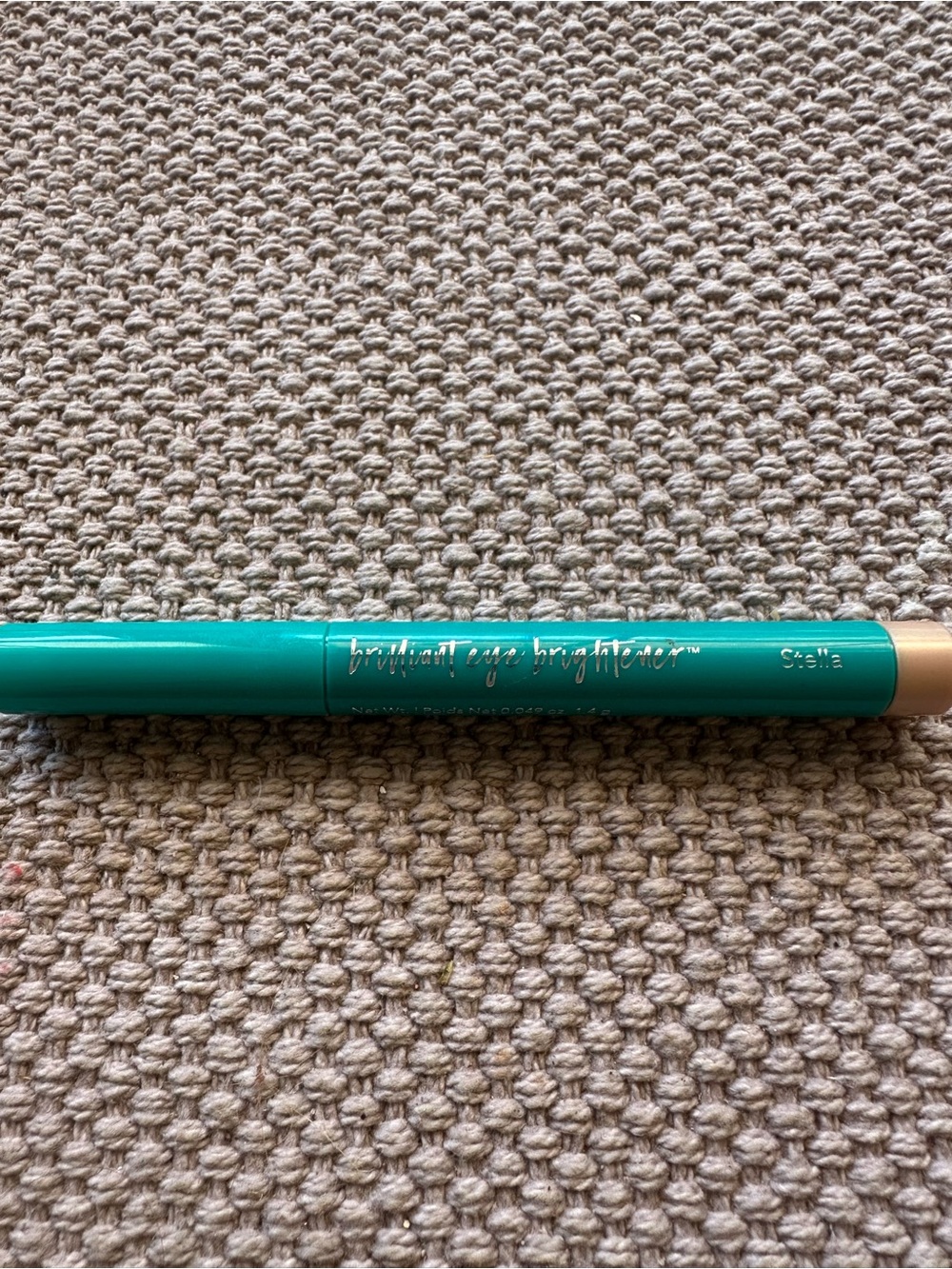 thrive causemetics Brightening Eye Pencil in Teal